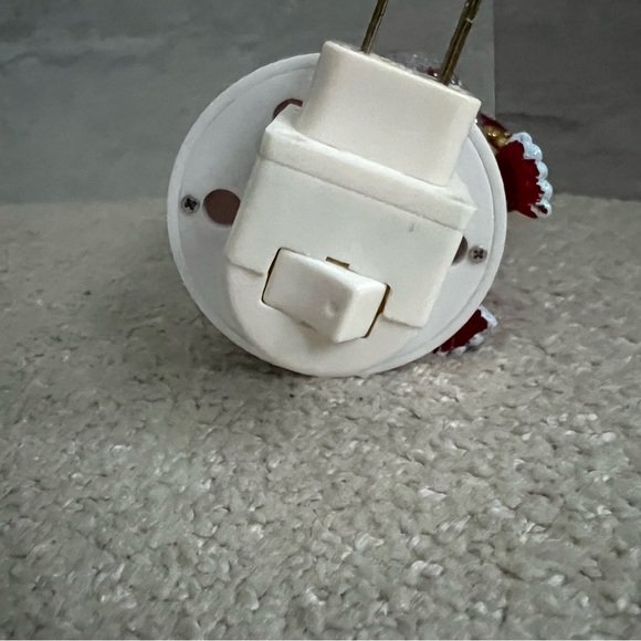 Like NEW nightlight. Plug in and on off switch. 5” - Picture 4 of 4